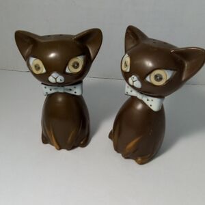 Vintage Cats With Magical Eyes Salt and Pepper Shakers